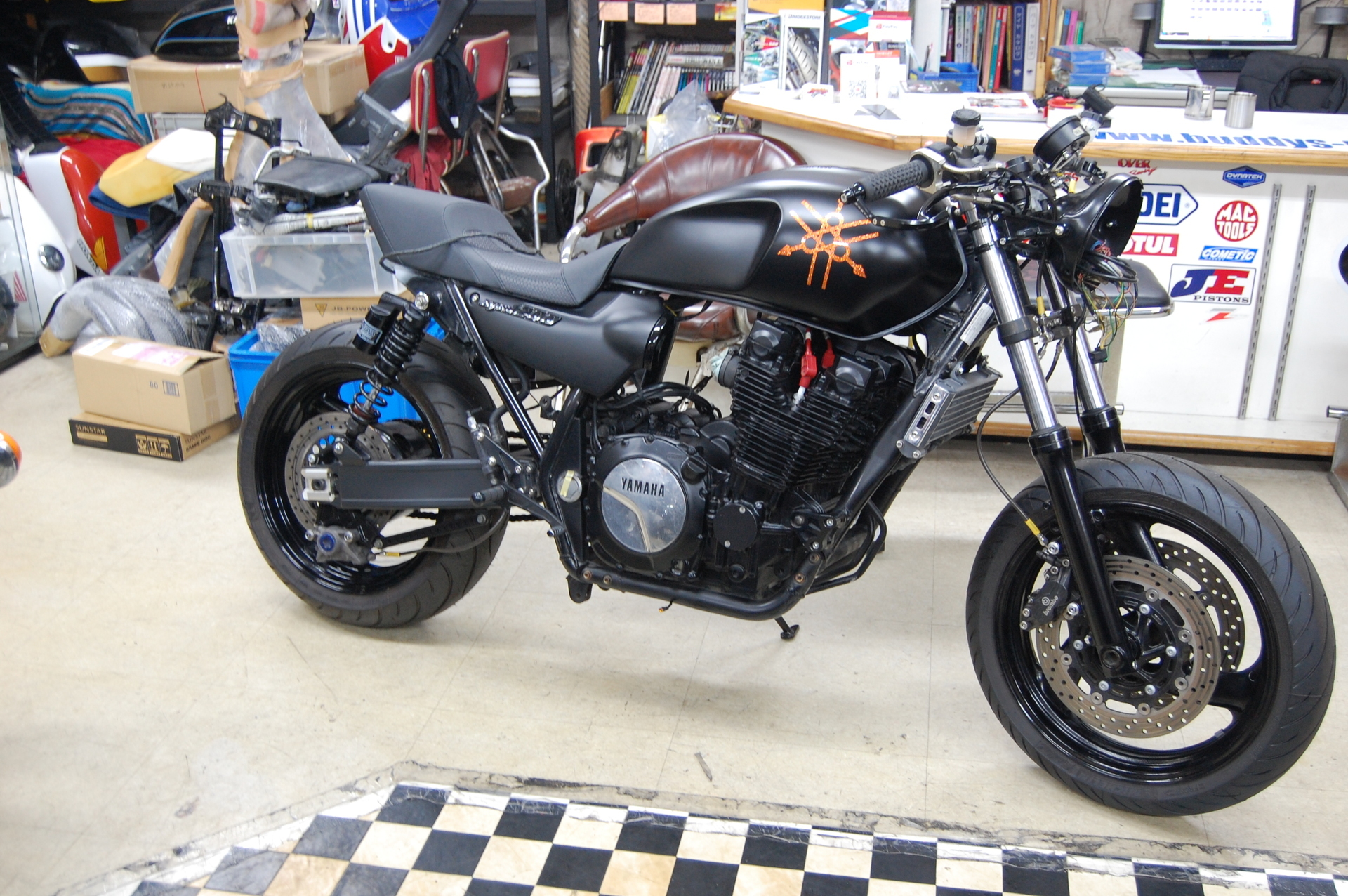 XJR1200カスタム: バディーズモーターサイクル日記